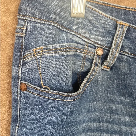 1822 Denim Women's Cropped Capri Jeans - Picture 3 of 9